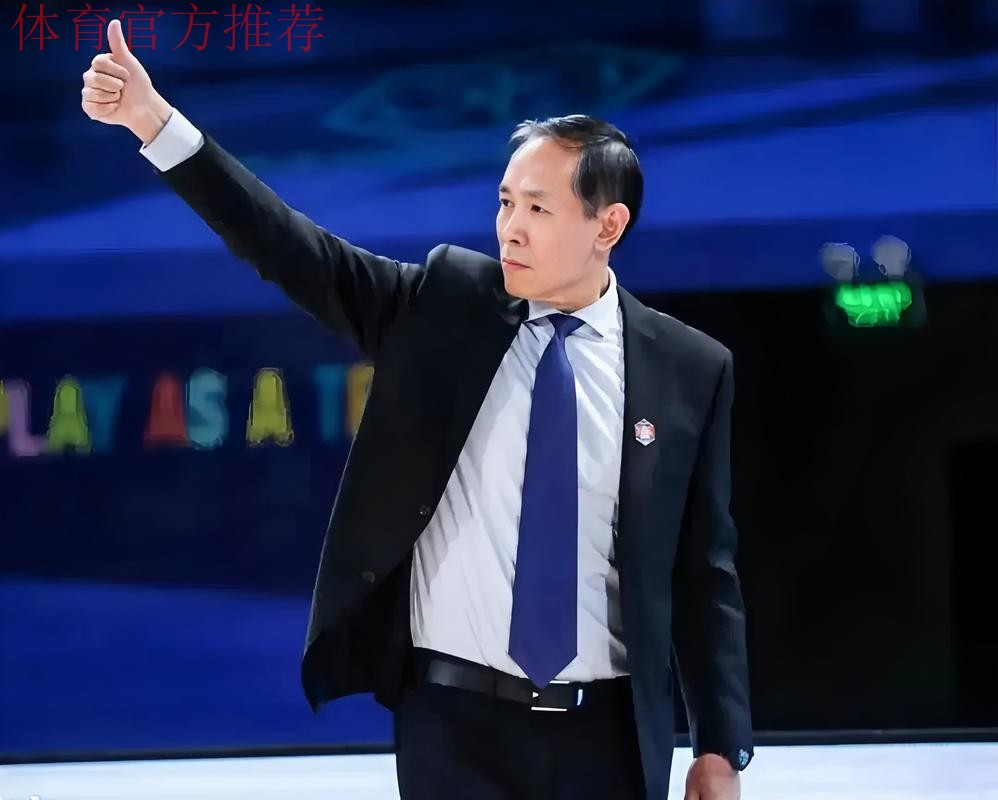 CCTV5播北京男篮VS辽宁，3人给杨鸣惊喜，许利民固执，谁会首败